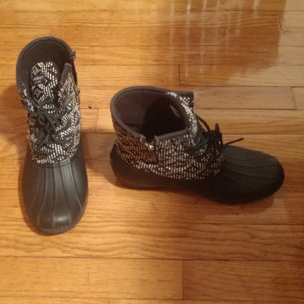 Short boots